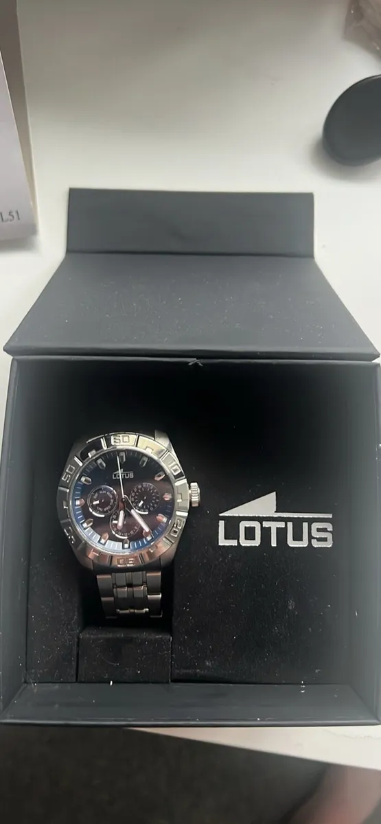 Lotus watch - Image 1
