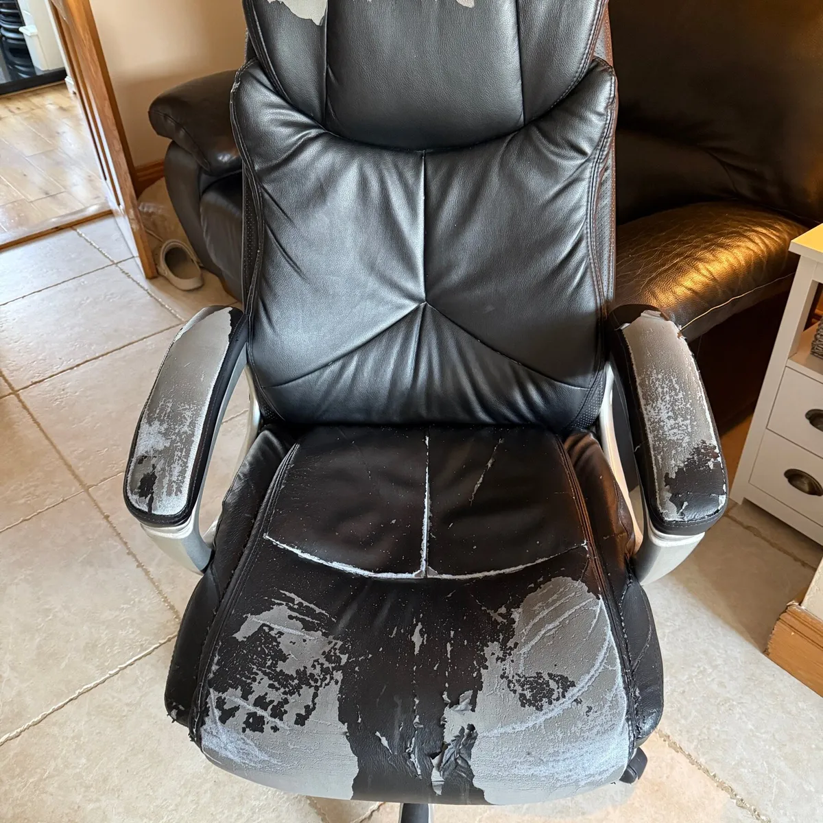 Office chair - Image 2