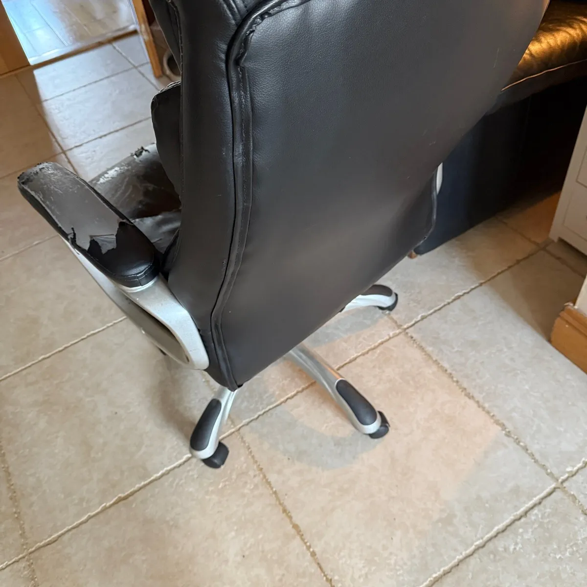 Office chair - Image 3