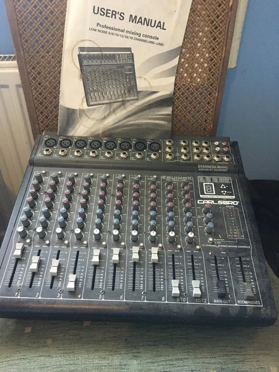 12 channel stereo mixing  console - Image 1
