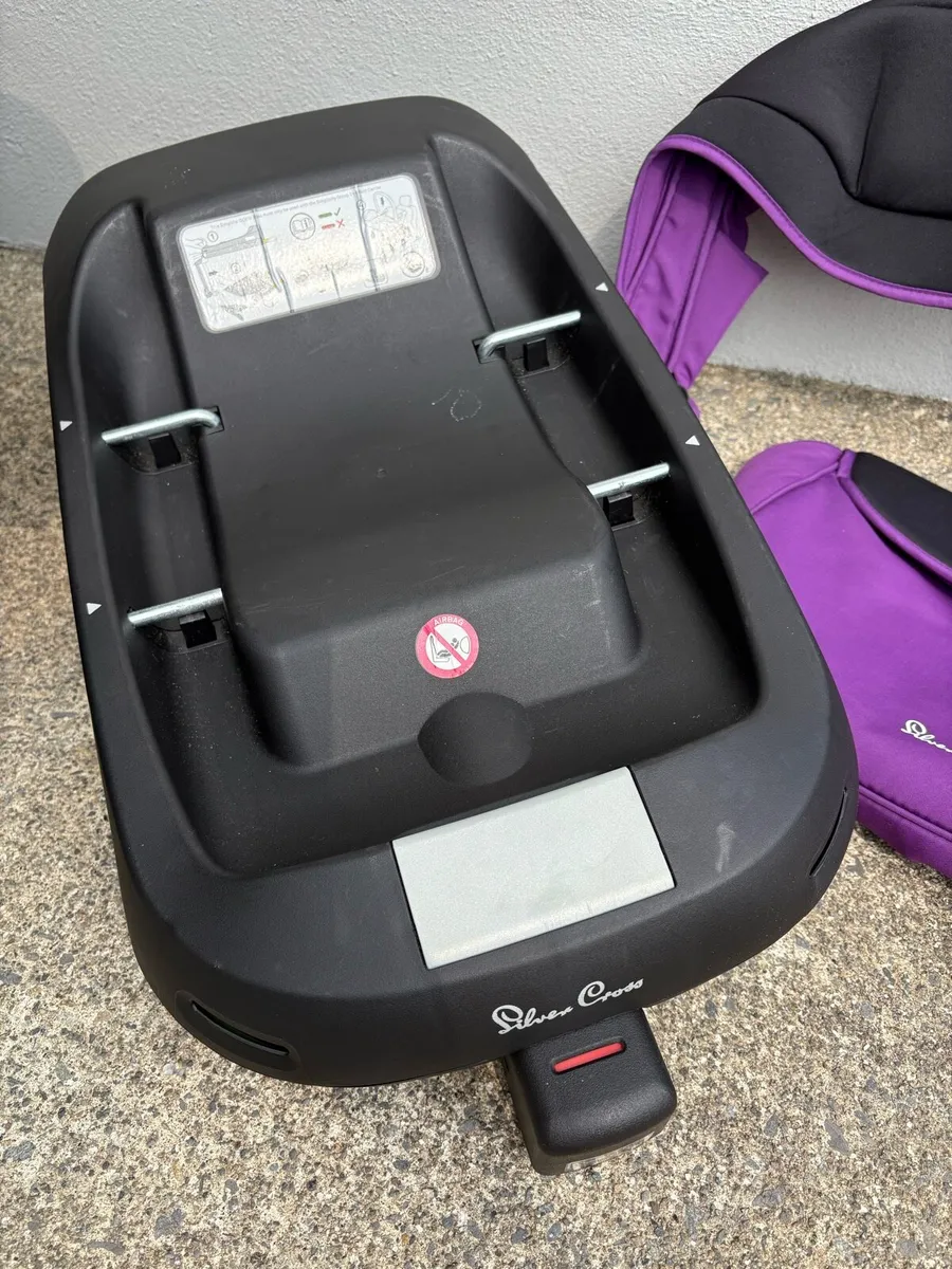 Silver Cross Simplicity car seat & isofix base - Image 3