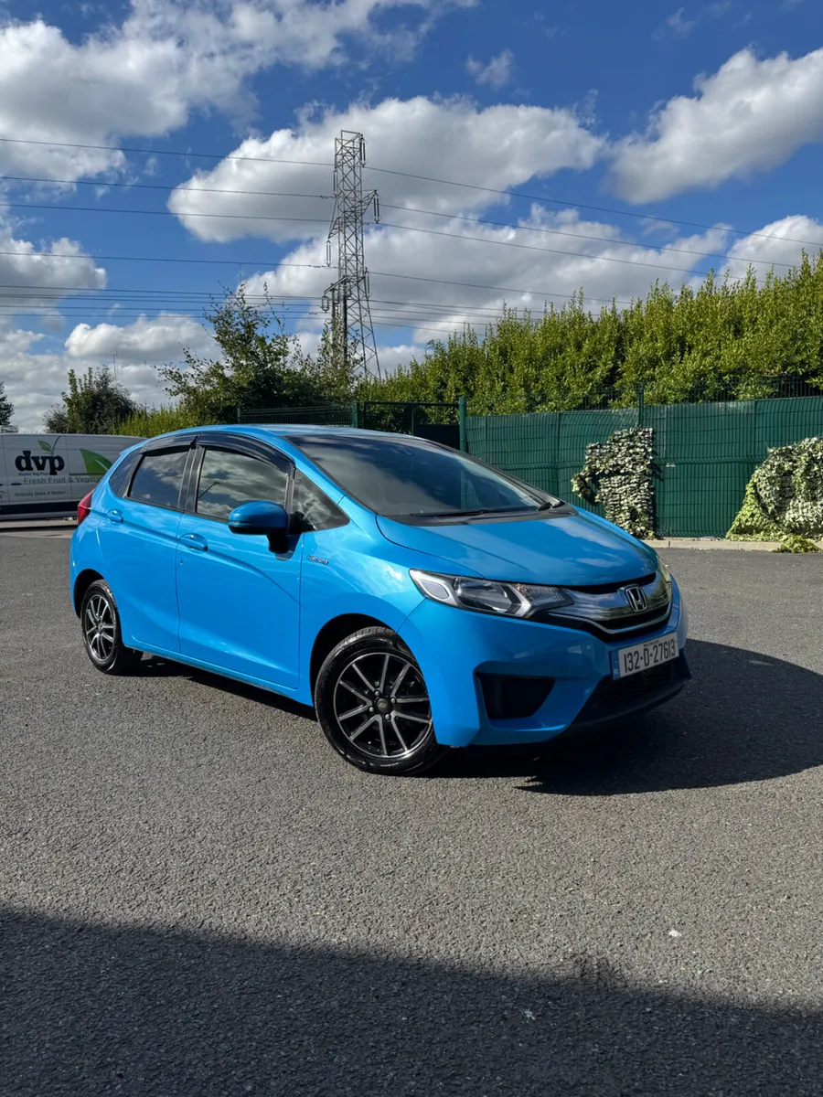 Honda Fit 1.5 Hybrid Automatic - Image 2