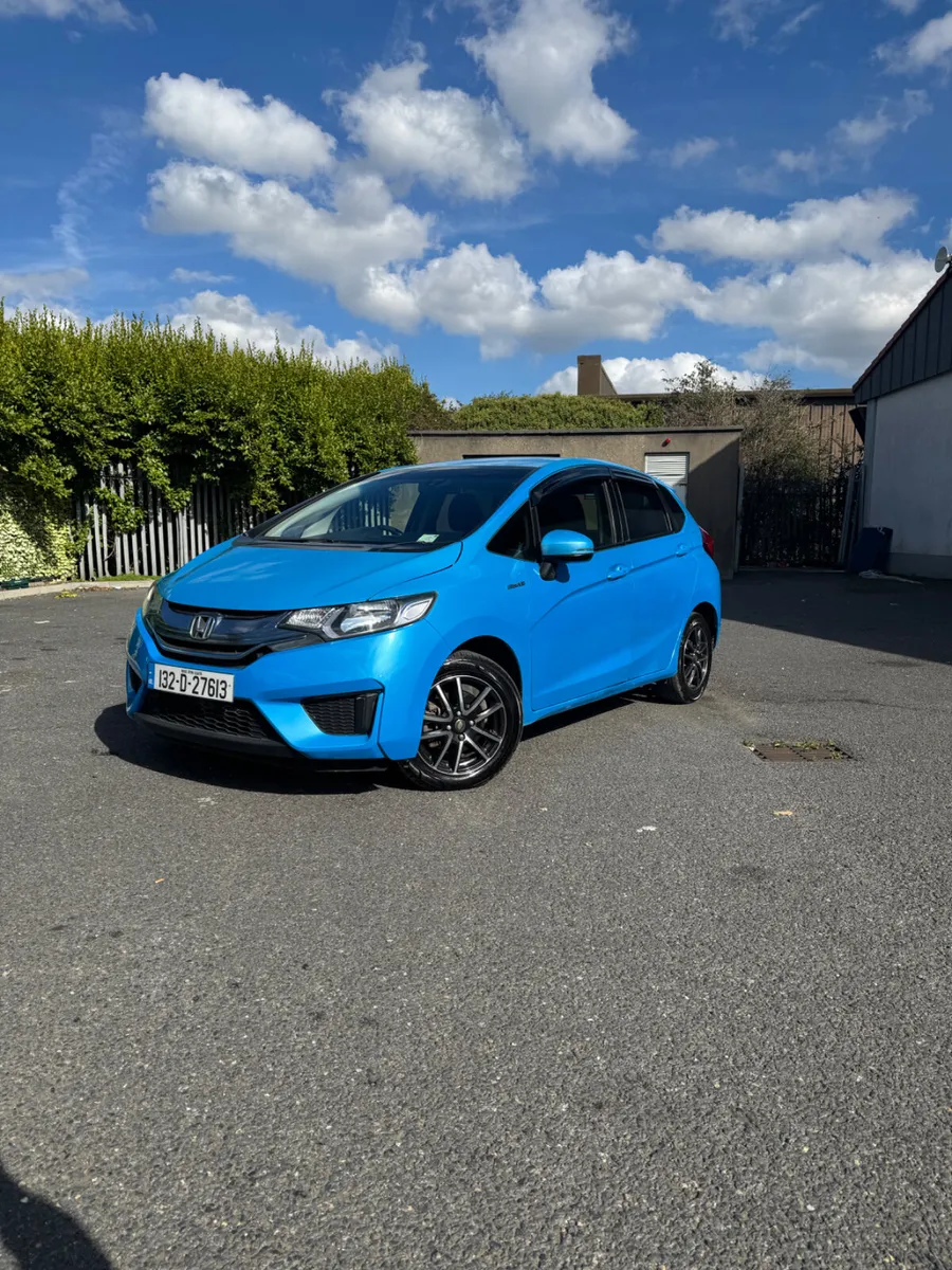 Honda Fit 1.5 Hybrid Automatic - Image 1