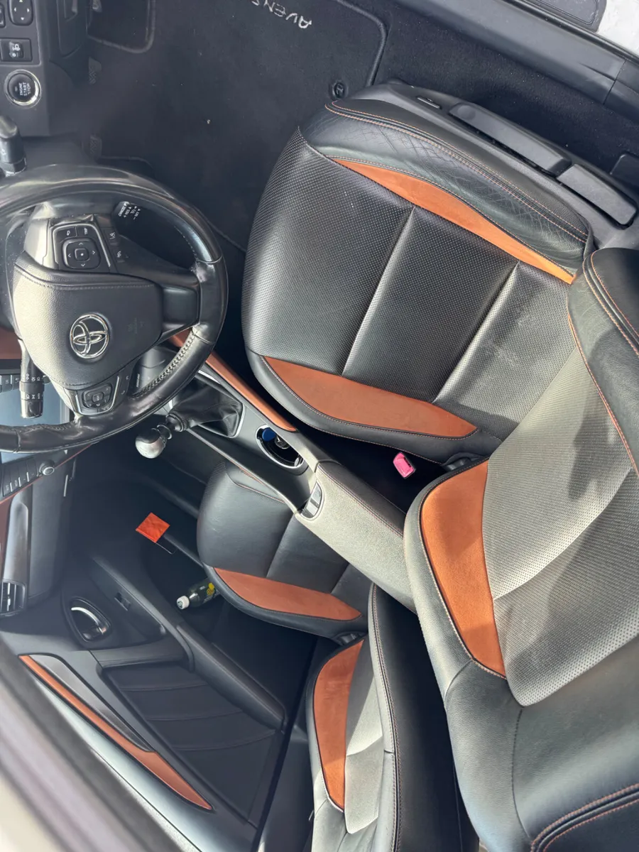 Toyota Avensis 2016 2.0 diesel - Image 4