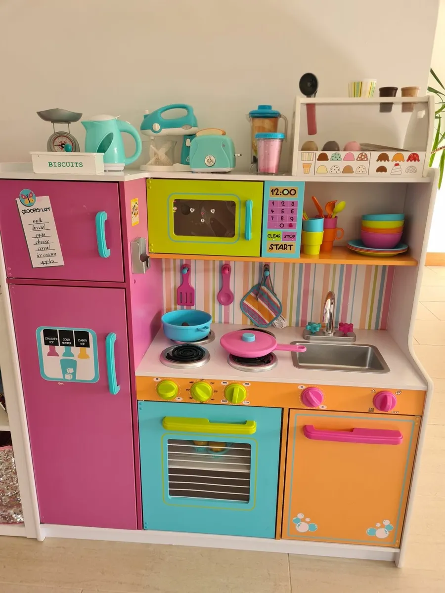 Toys - Image 1