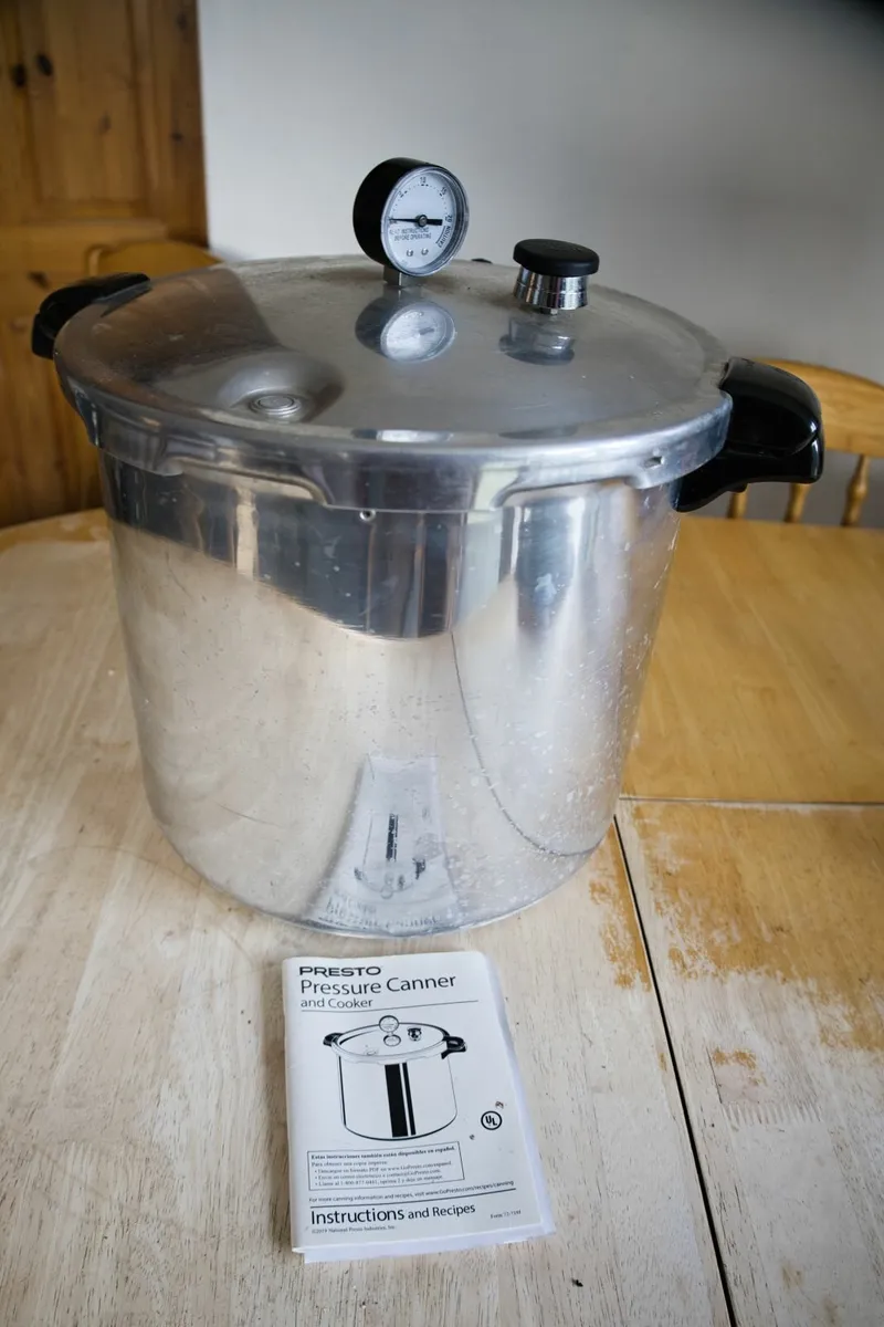 Presto 23 litre Pressure canner with weck jars - Image 1