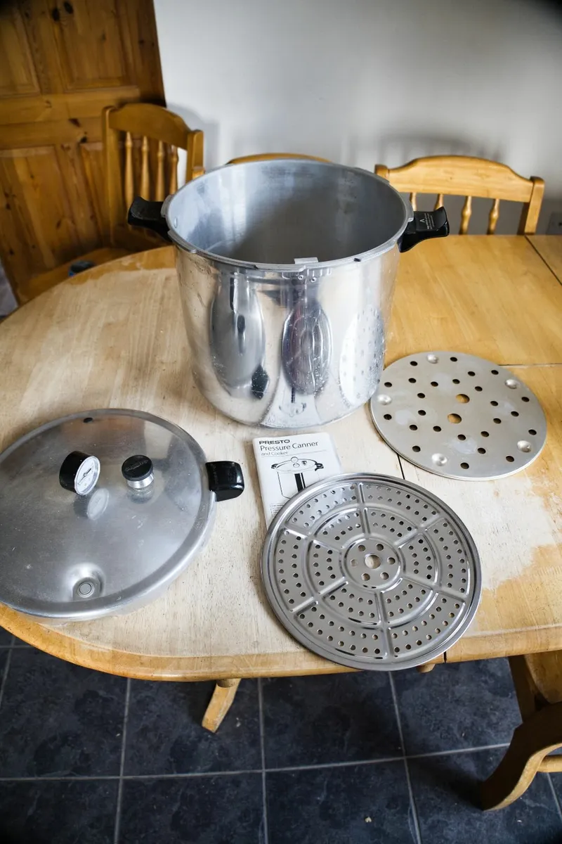 Presto 23 litre Pressure canner with weck jars - Image 3