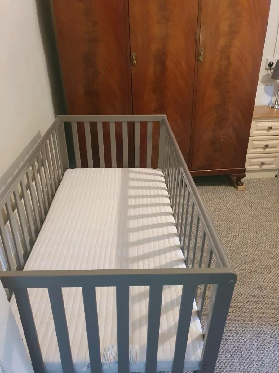 Baby Cot - Image 2