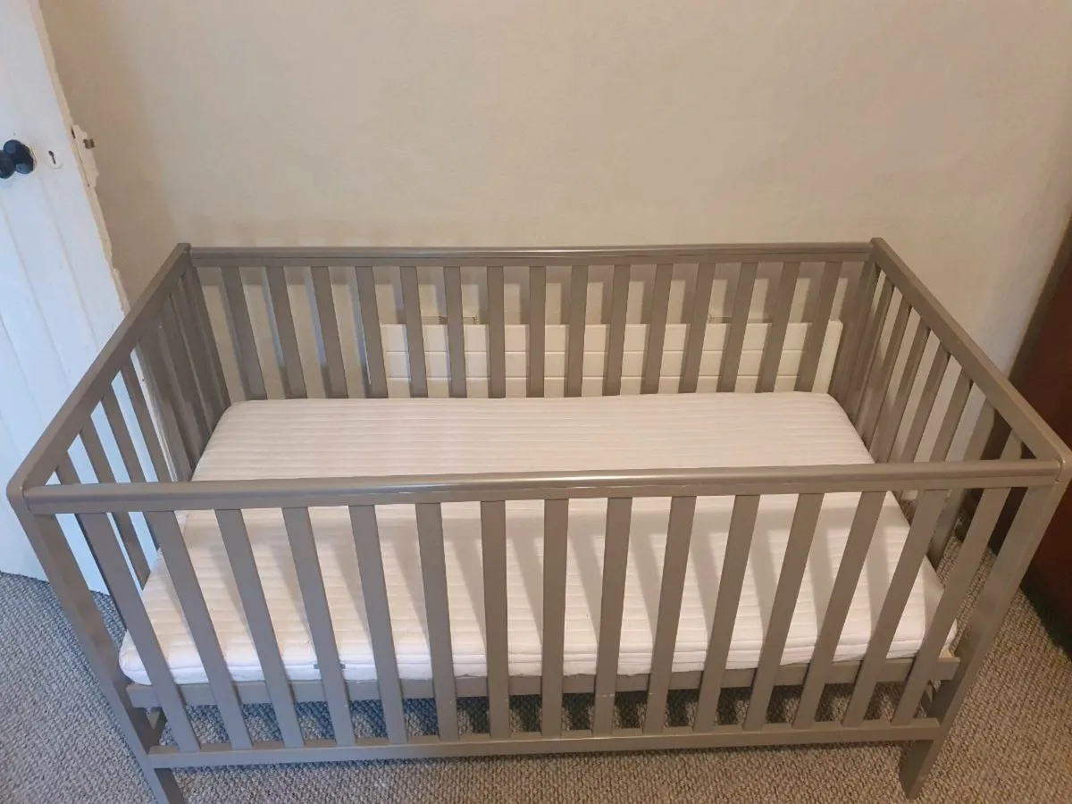 Baby Cot - Image 1