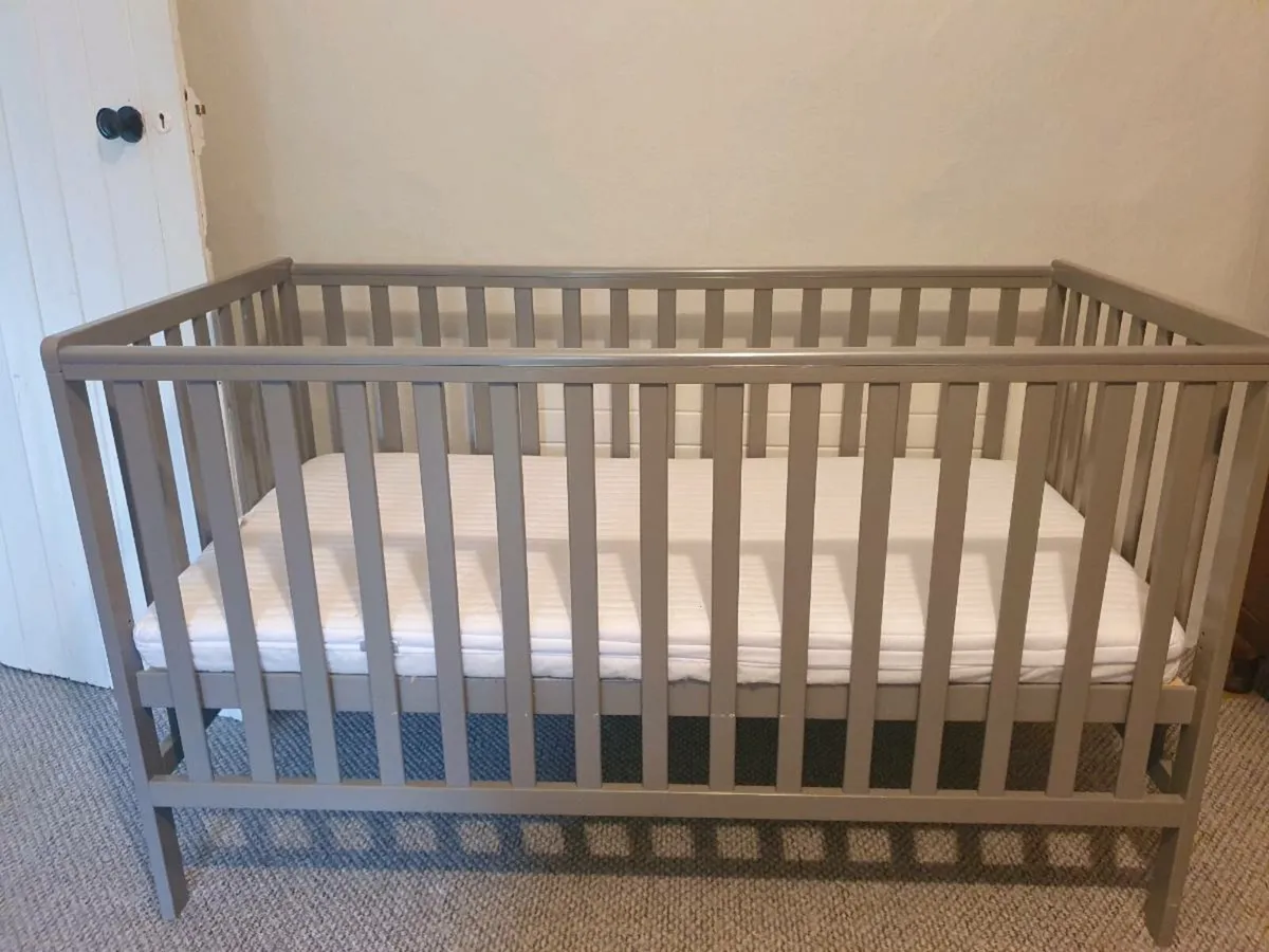 Baby Cot - Image 3