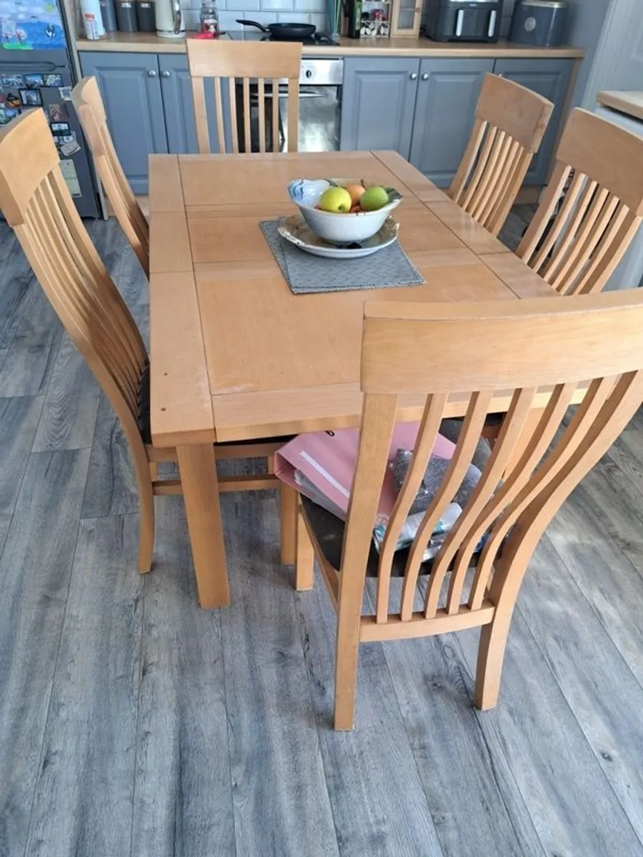 Wooden Kitchen table (extendable) 6 chairs - Image 1