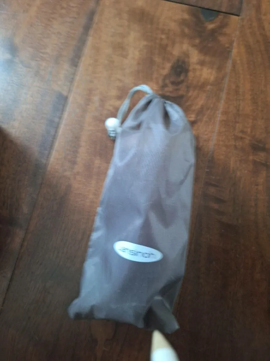Gym ball, peribottle, breast pads - Image 3