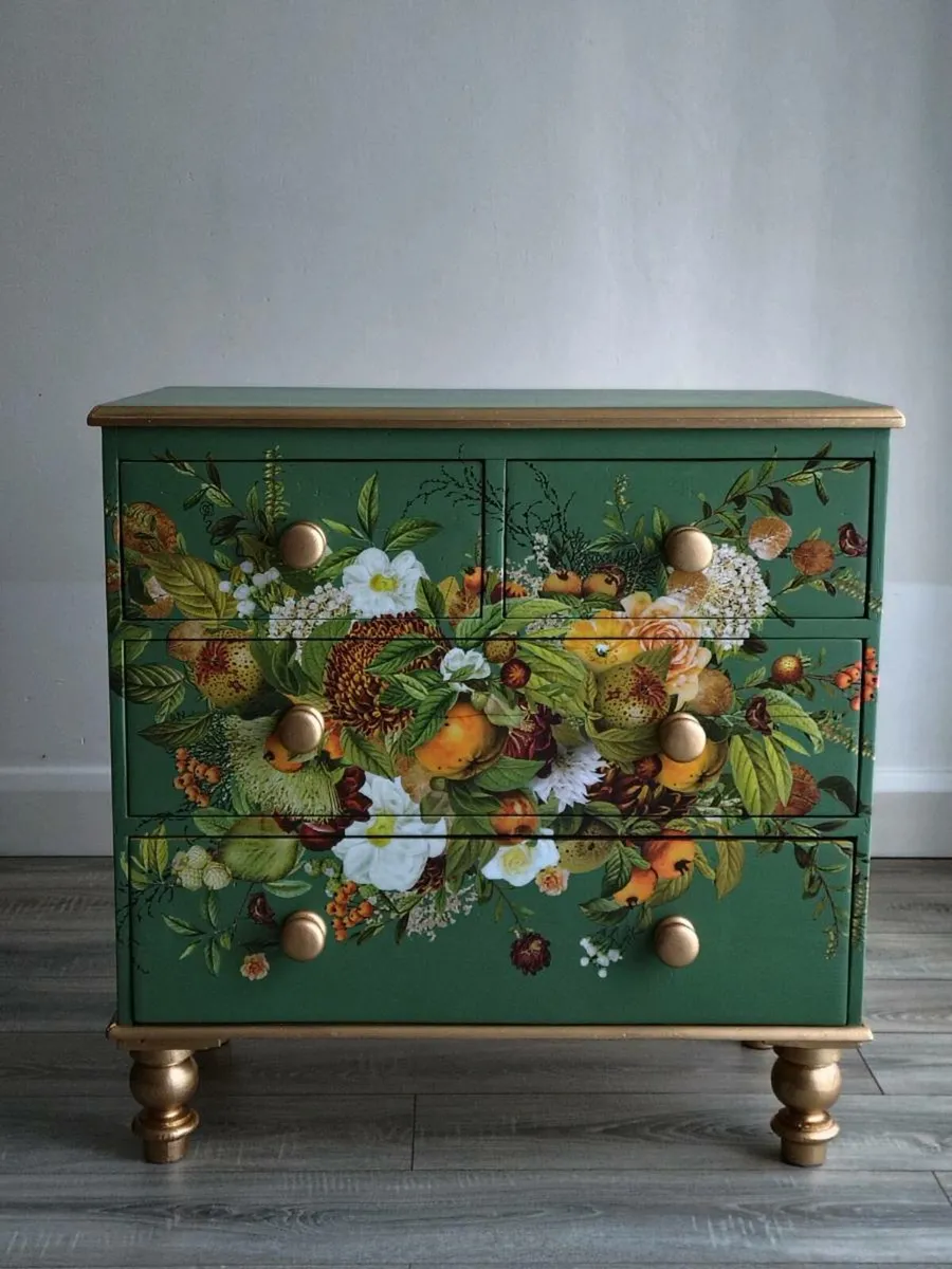 Vintage chest of drawers - Image 1