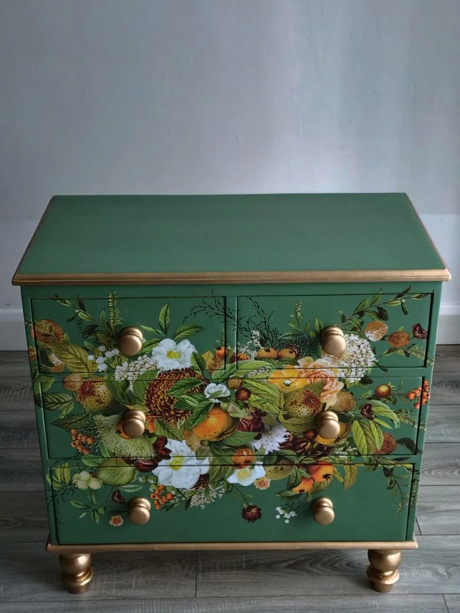 Vintage chest of drawers - Image 2