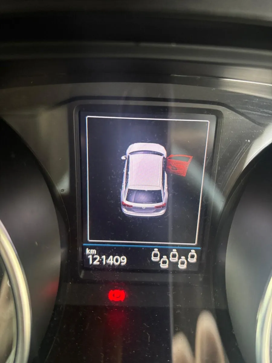 Car - Image 3