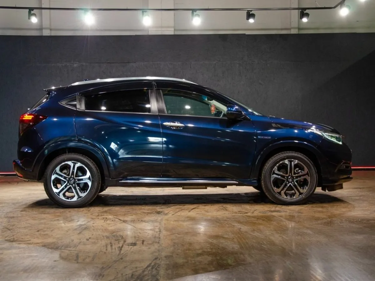 Honda Vezel 1.5 PETROL HYBRID - HALF LEATHER HEATE - Image 2