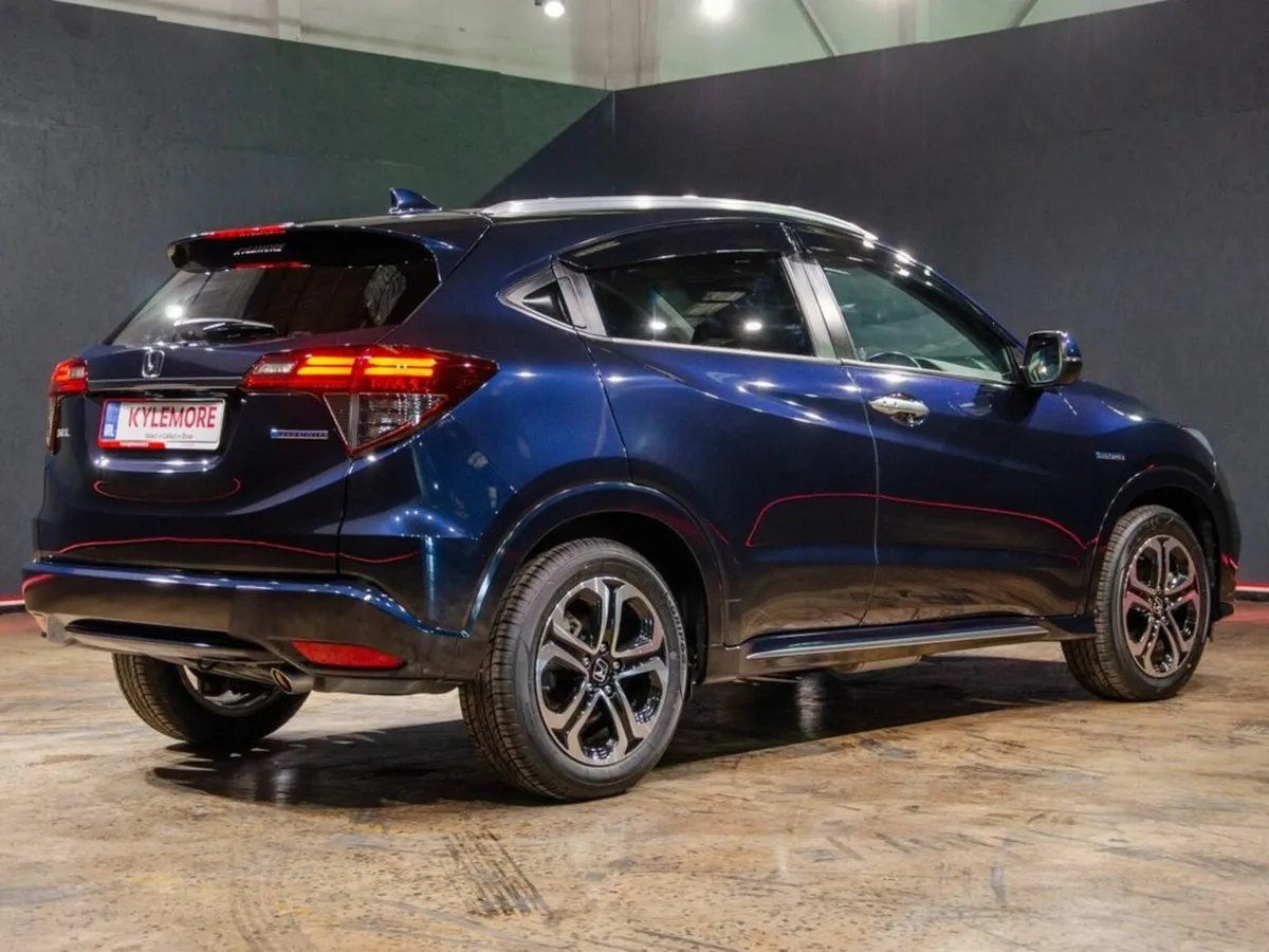 Honda Vezel 1.5 PETROL HYBRID - HALF LEATHER HEATE - Image 3
