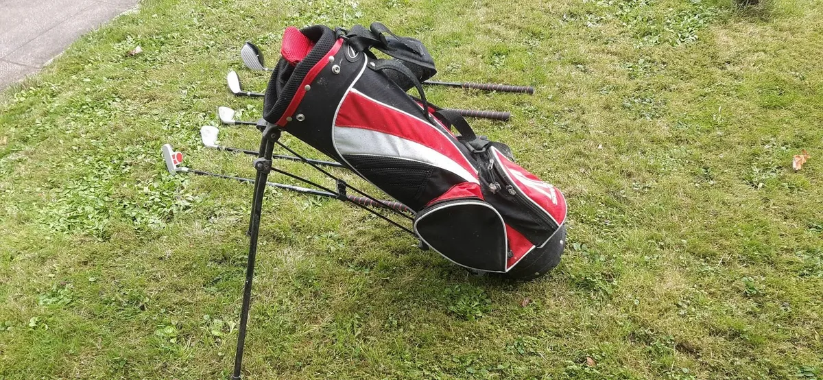 Junior golf clubs and bag - Image 3