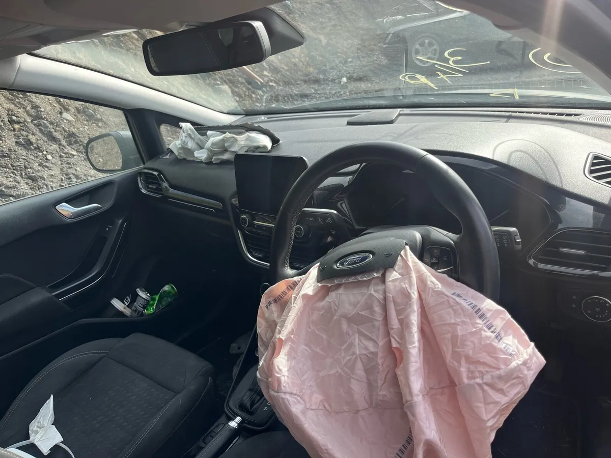 2021 Ford Fiesta - Image 2