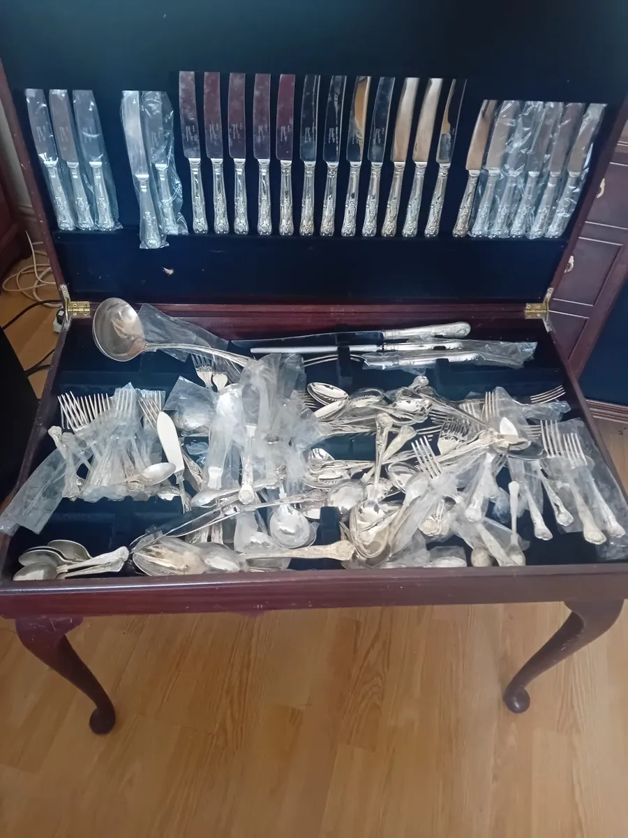 case of. cutlery