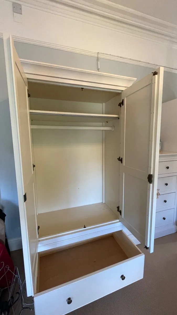 Willis & Gambier Tall Wardrobe - Image 2