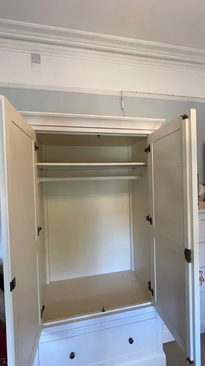 Willis & Gambier Tall Wardrobe - Image 3