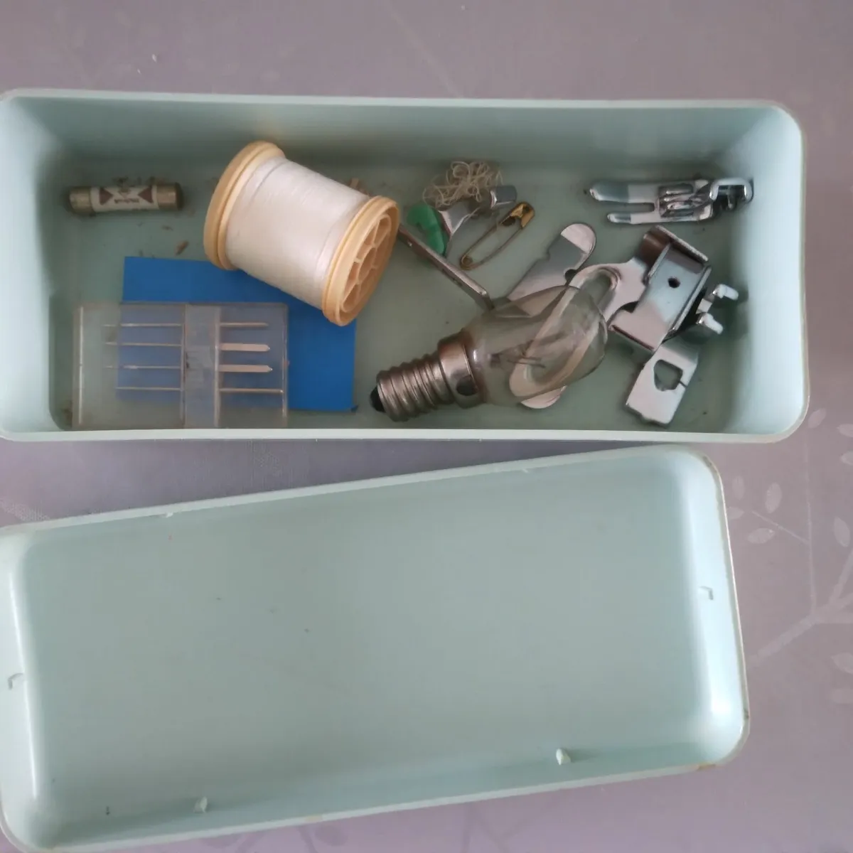 Sewing Machine - Image 4