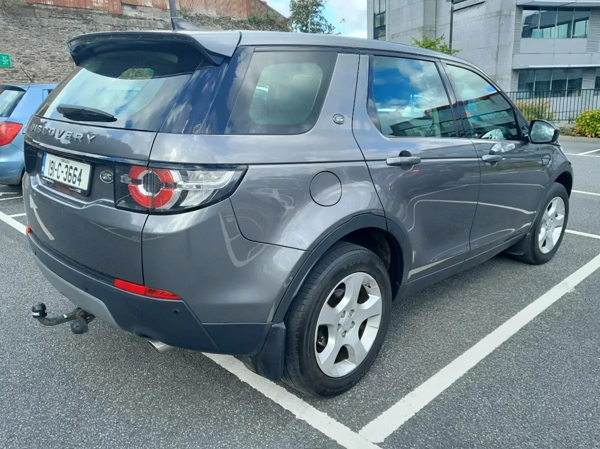 2019 Land Rover Discovery Sport - Image 2