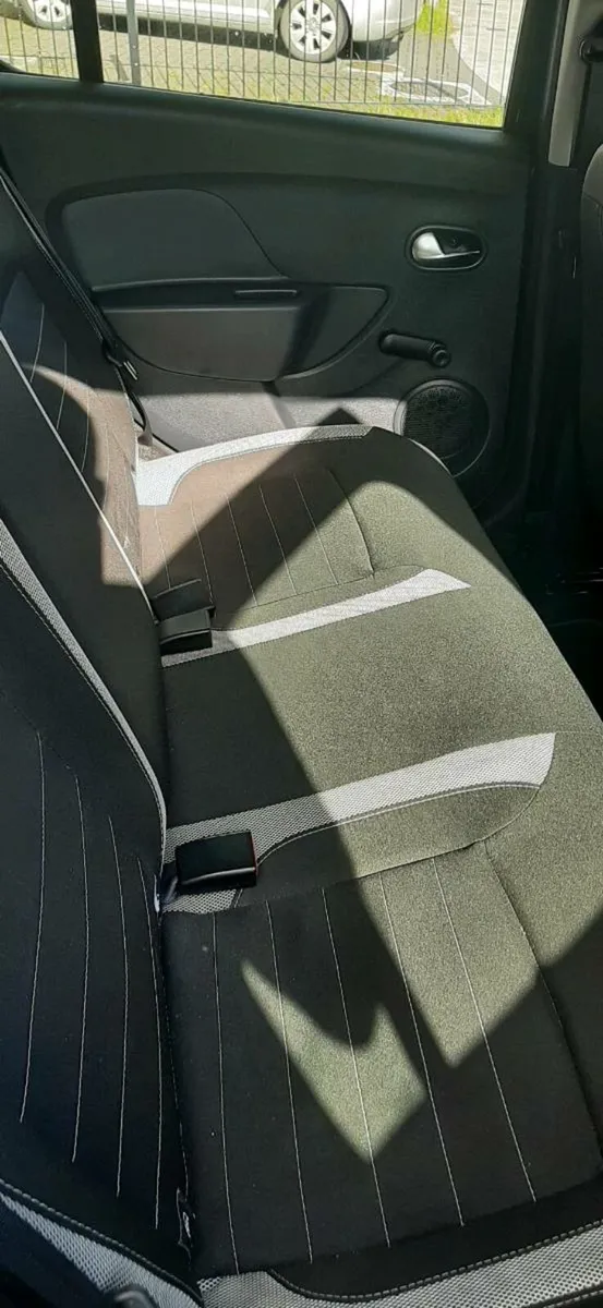 Car - Image 2