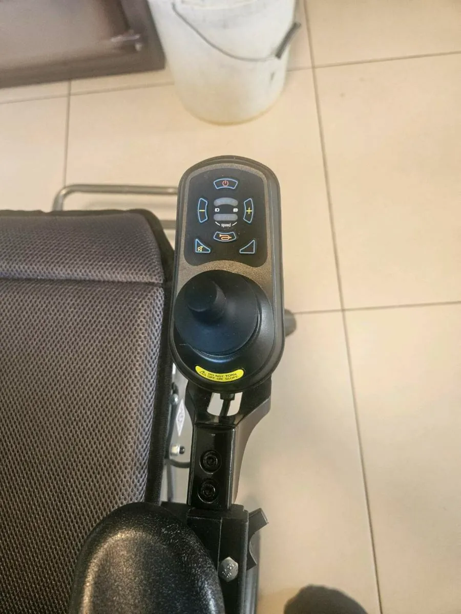 Wheelchair - Image 4