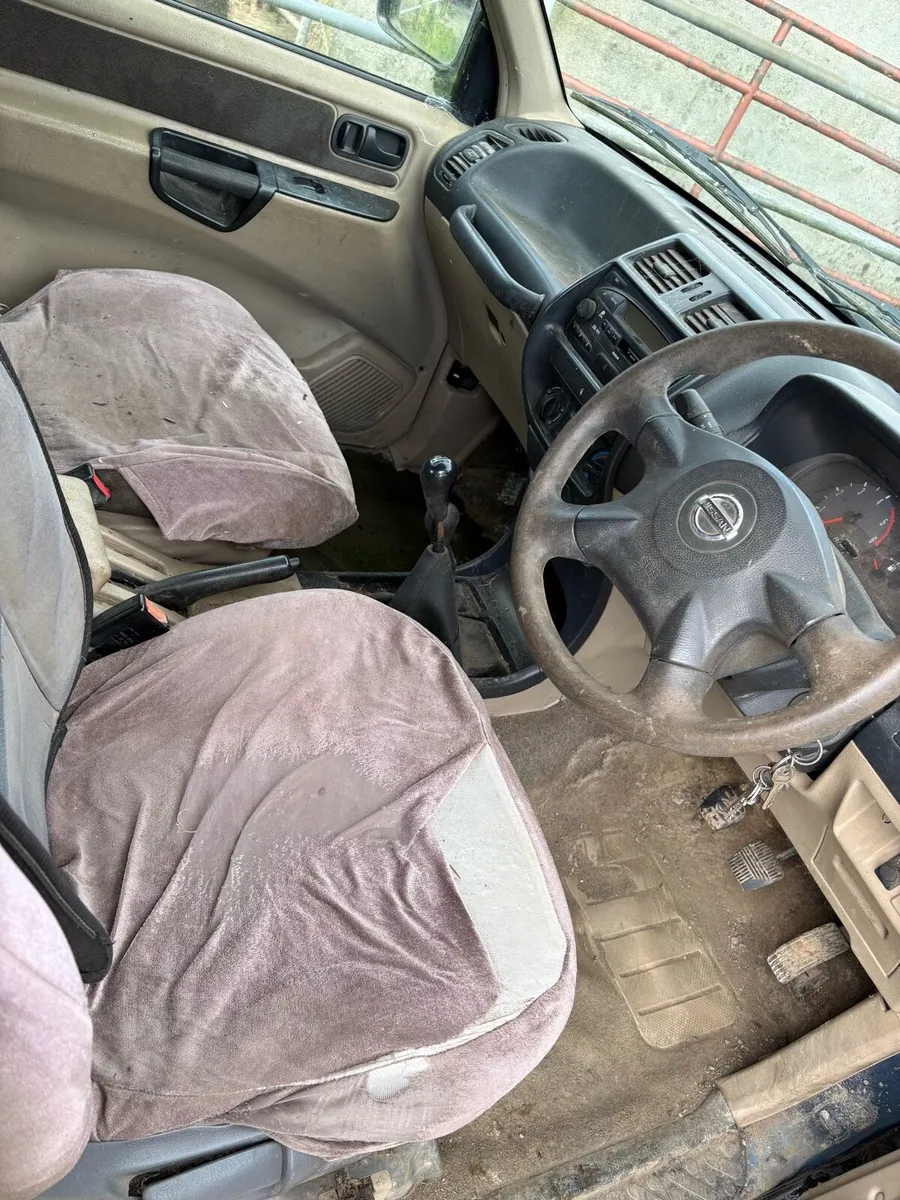 2003 Nissan Terrano - Image 4