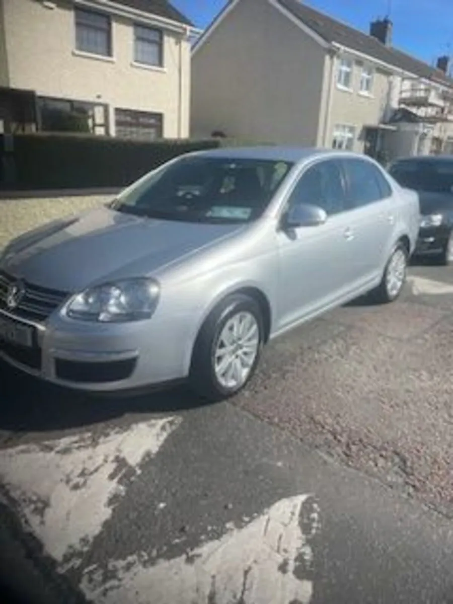 Volkswagen Jetta 2010 - Image 1