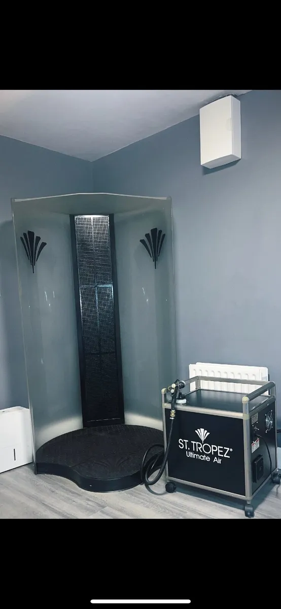 Spray Tan Booth