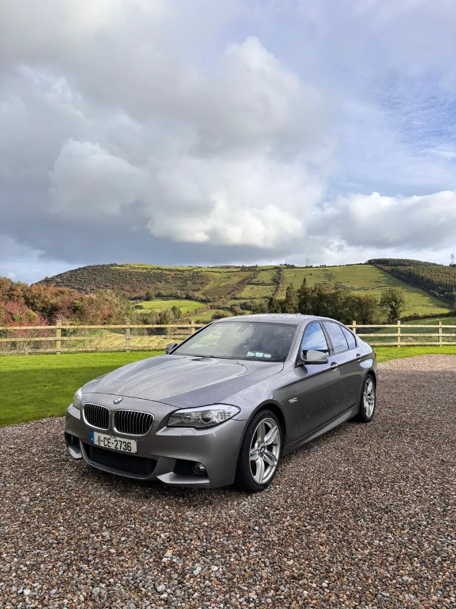 BMW 5-Series 2011 - Image 2