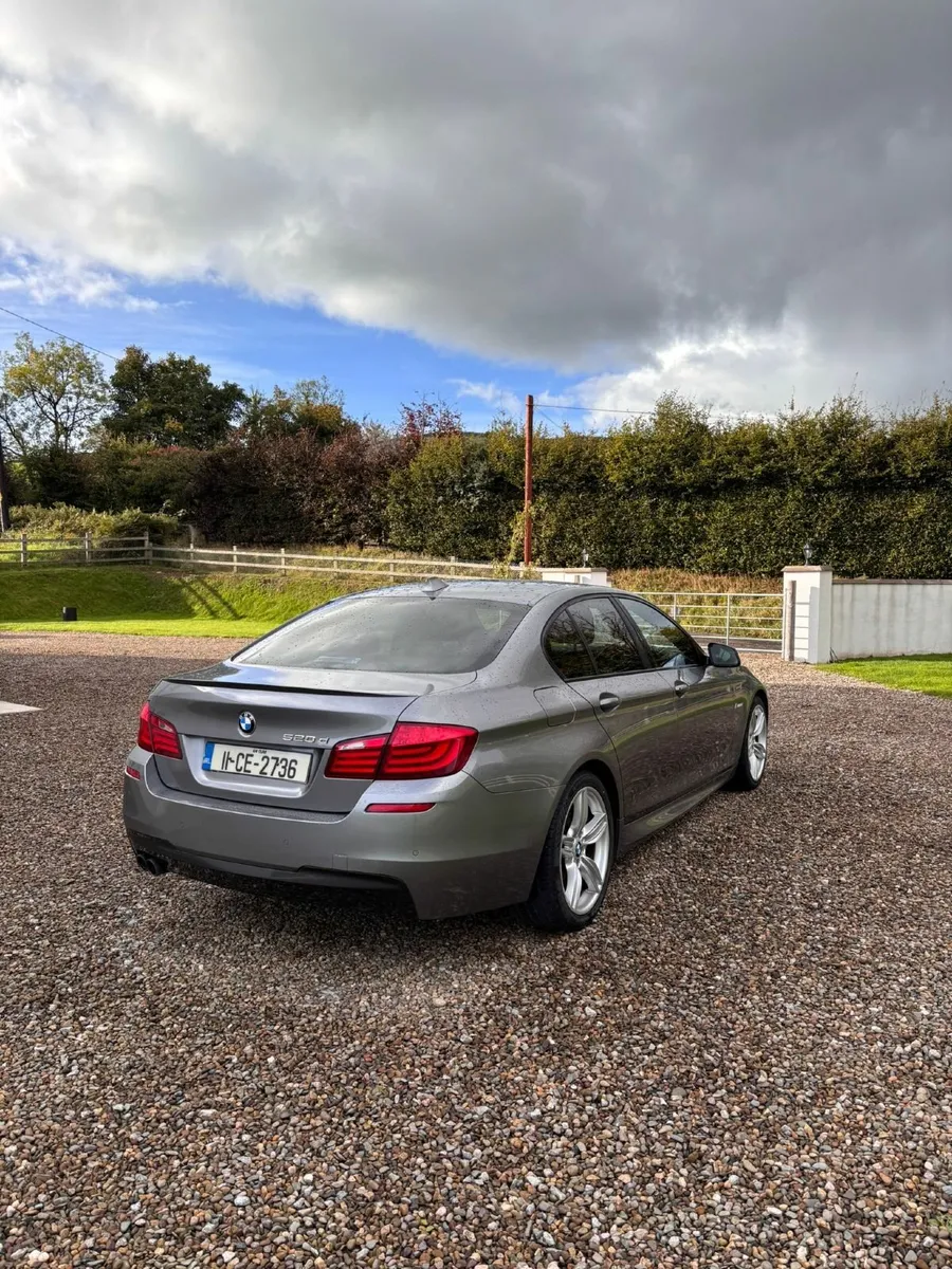 BMW 5-Series 2011 - Image 4