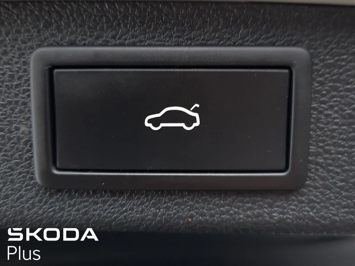 Skoda Kodiaq  exclusive Colour side Steps sportli - Image 4