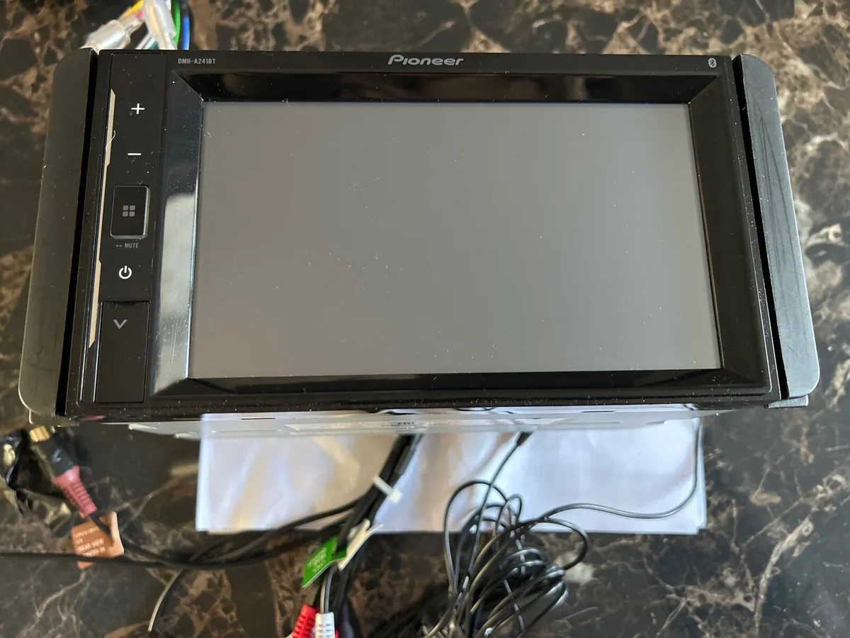 Pioneer DMH-A21BT car radio - Image 3