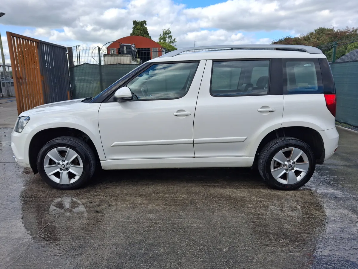 142 Skoda Yetti  Elagnce  TDi  Drive Home - Image 4