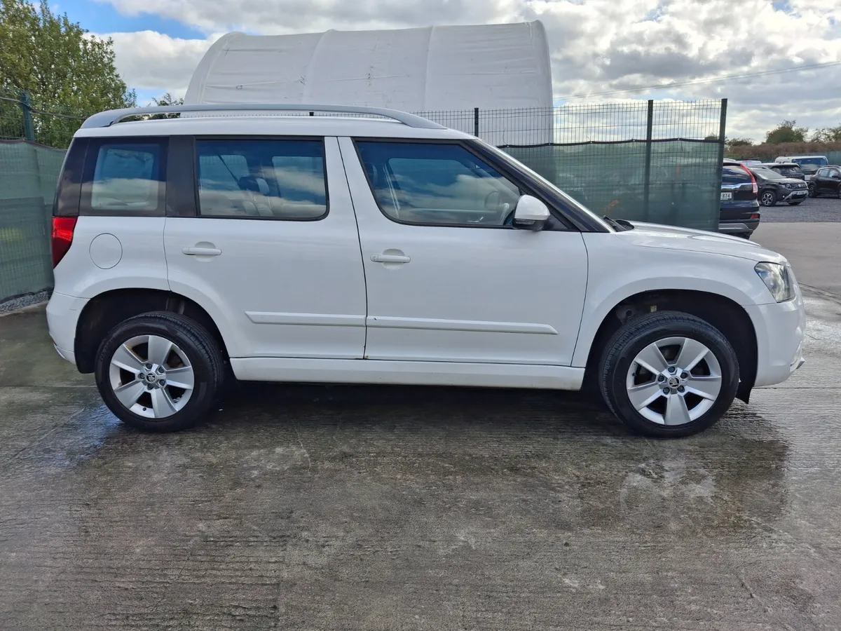 142 Skoda Yetti  Elagnce  TDi  Drive Home - Image 3