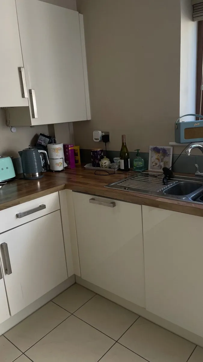 Kitchen presses and appliances - Image 2