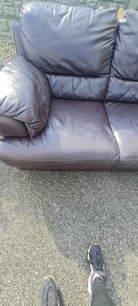 2 seater leather couch - Image 2