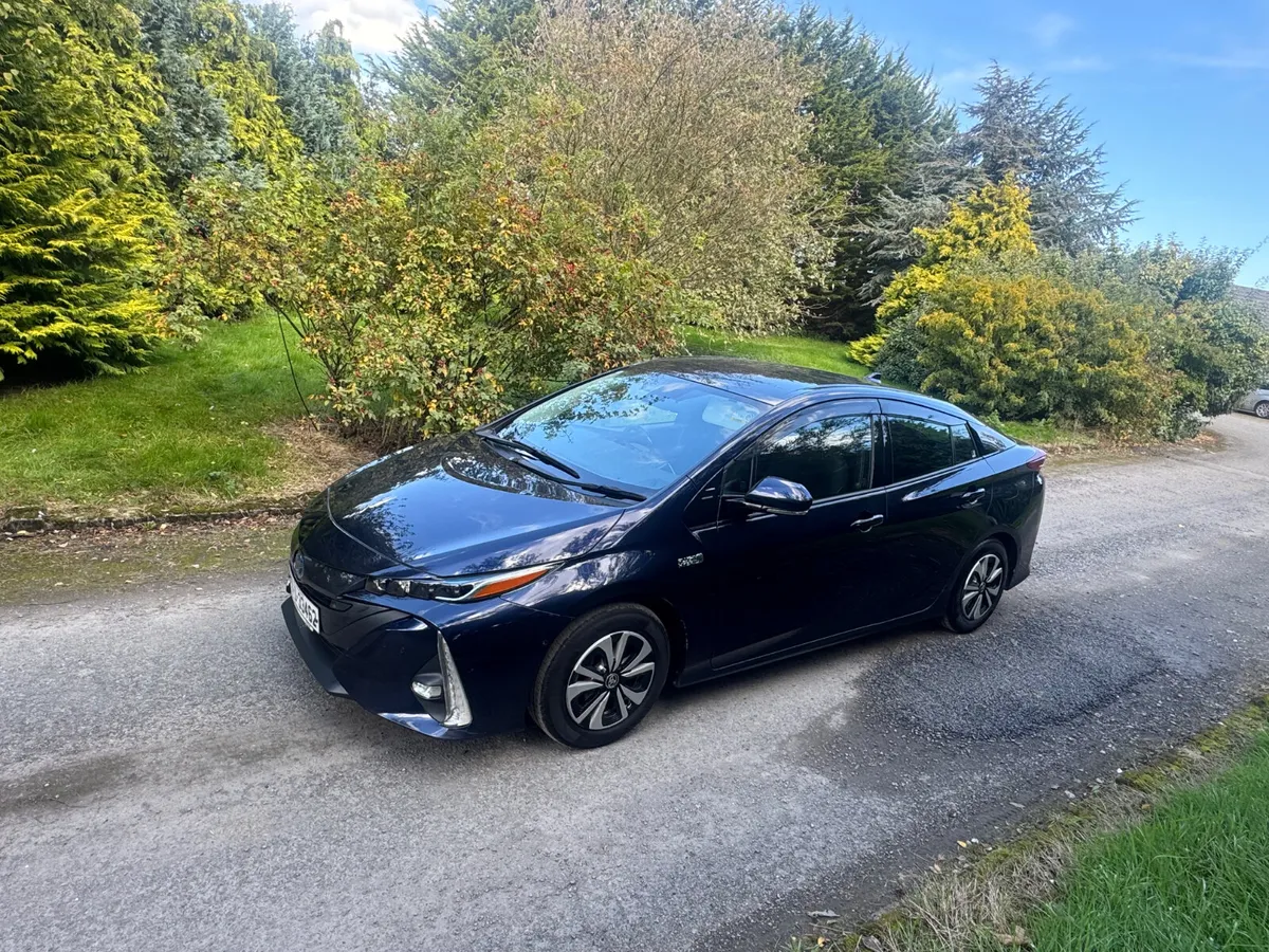 201 TOYOTA PRIUS PLUG IN HYBRID - Image 4