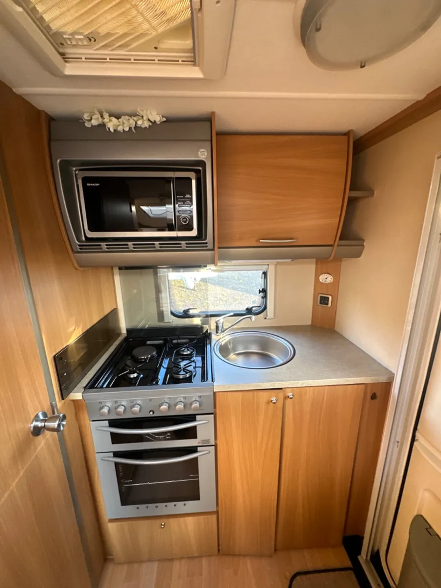 👌 SUPER LIGHTWEIGHT SWIFT ACCORD 2 BERTH 👌 - Image 3