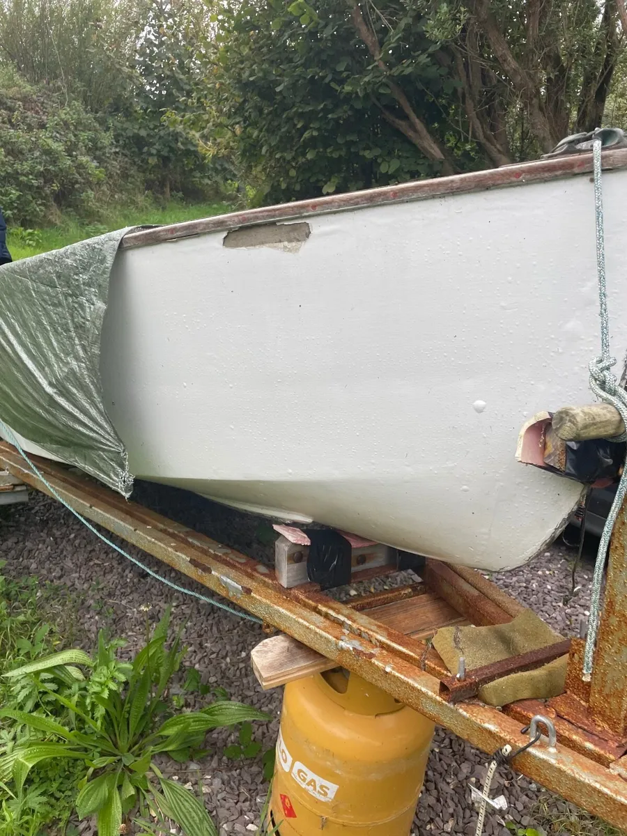 Vintage heron Sailing dinghy - Image 1