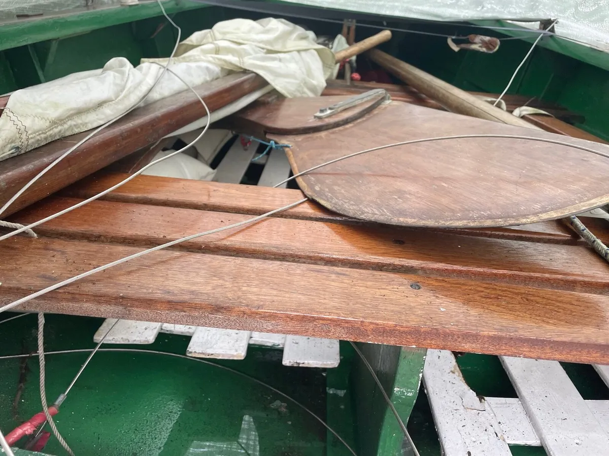 Vintage heron Sailing dinghy - Image 2