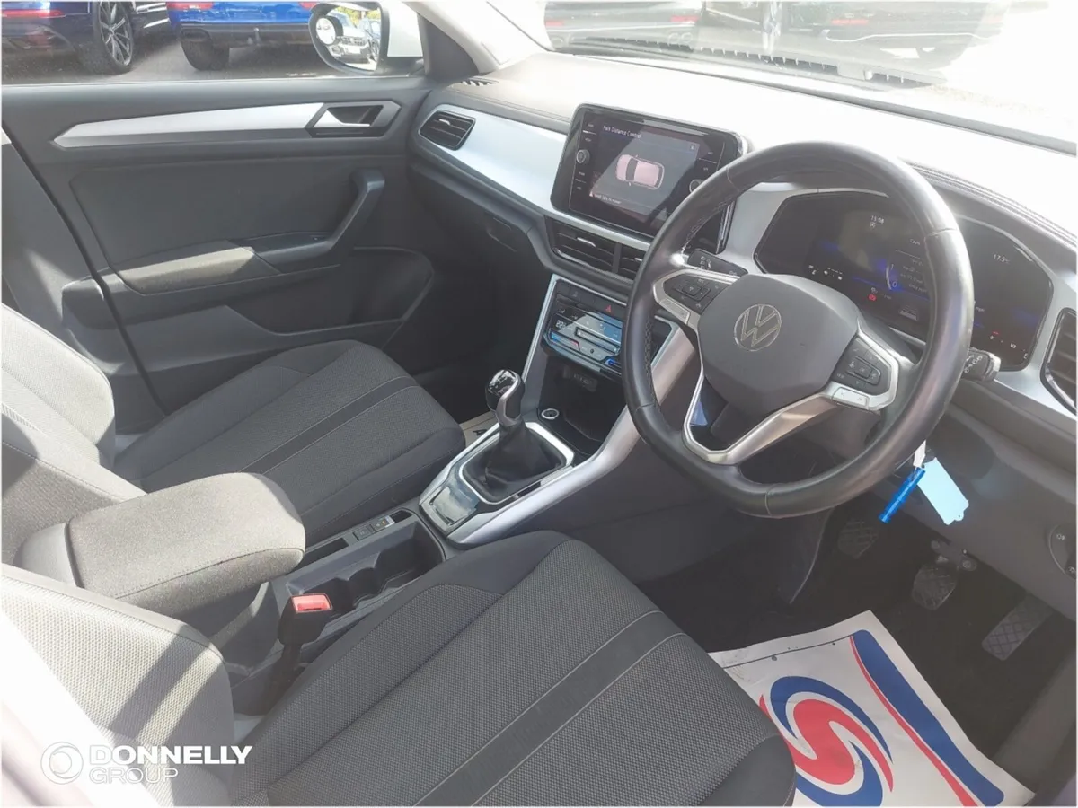 Volkswagen T-roc Hatchback Life - Image 2