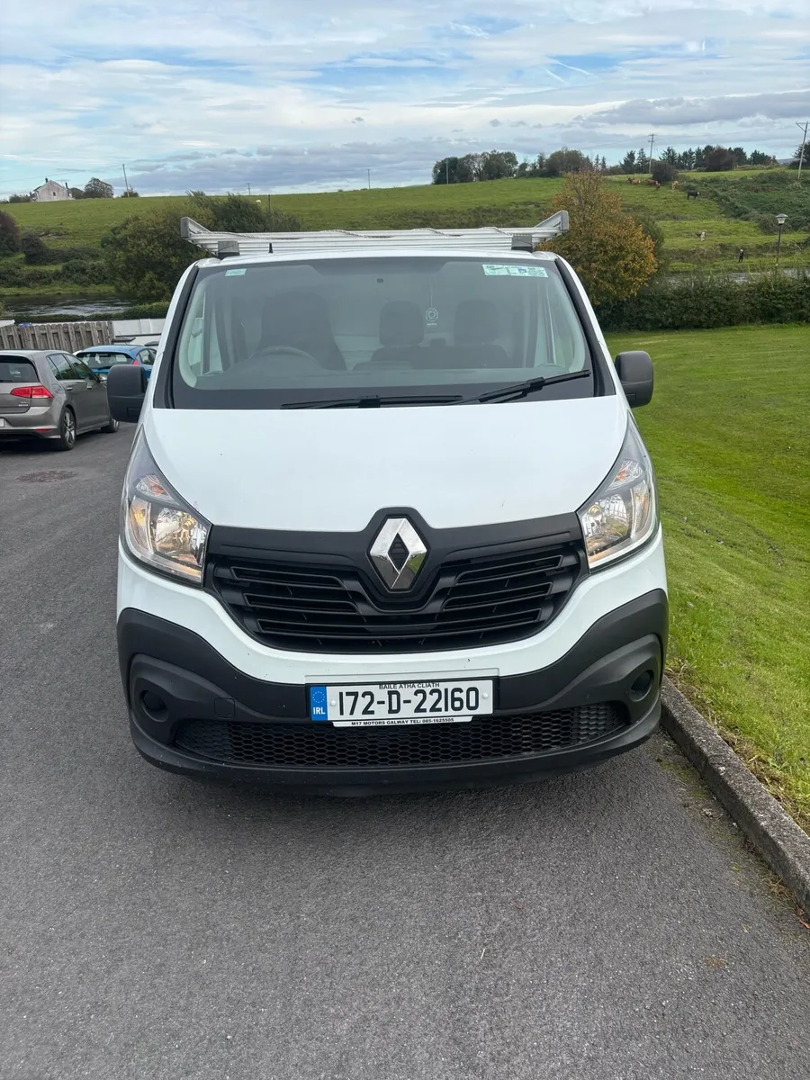 2017 Renault Traffic 125 Energy Business LWB - Image 2
