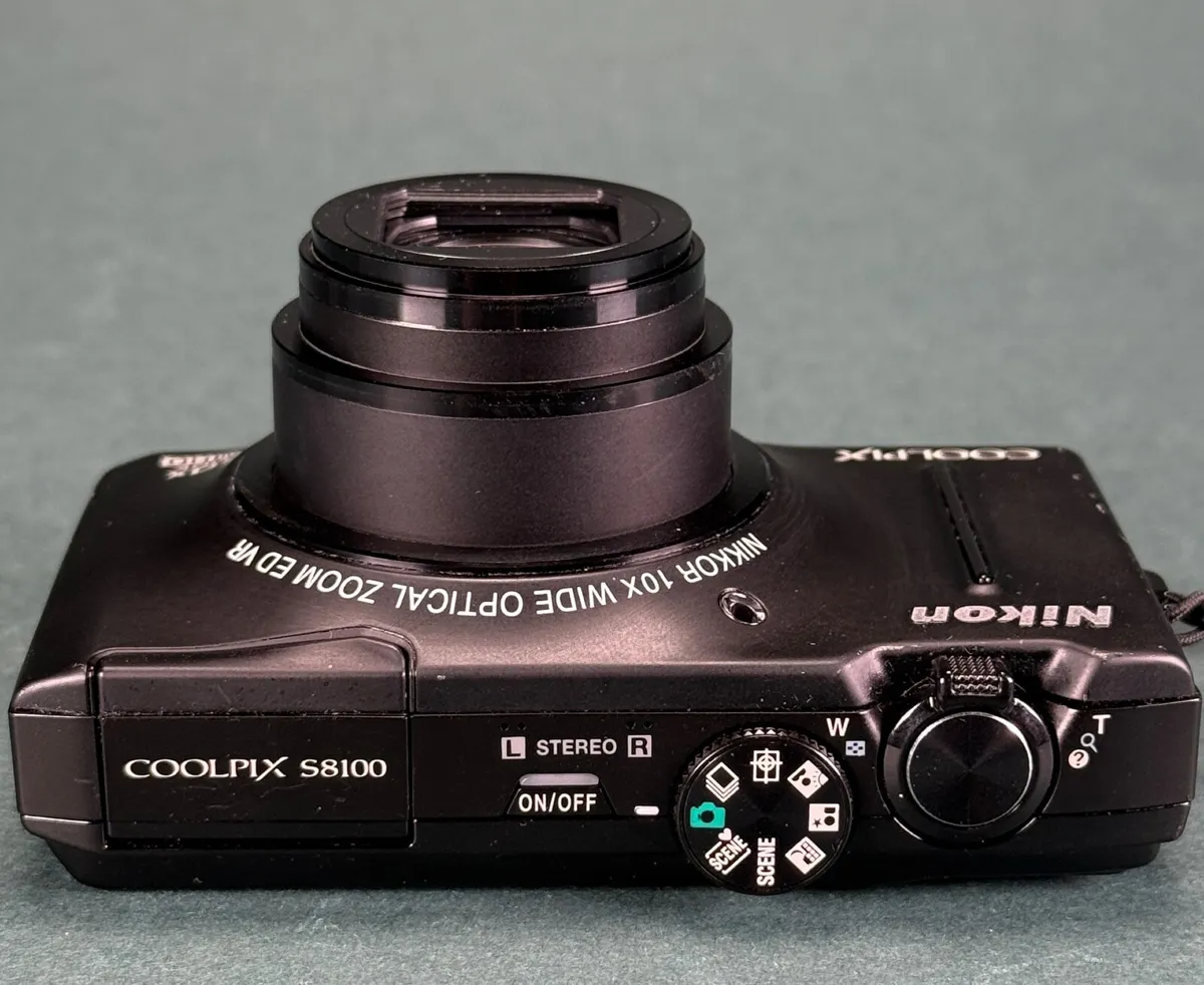 Nikon Coolpix S8100 Digital Camera (read) - Image 3
