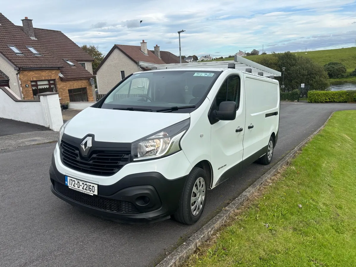 2017 Renault Traffic 125 Energy Business LWB - Image 3