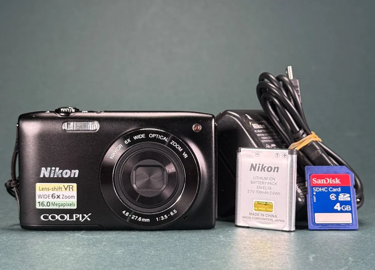 Nikon Coolpix S3300 Compact Digital Camera - Image 1
